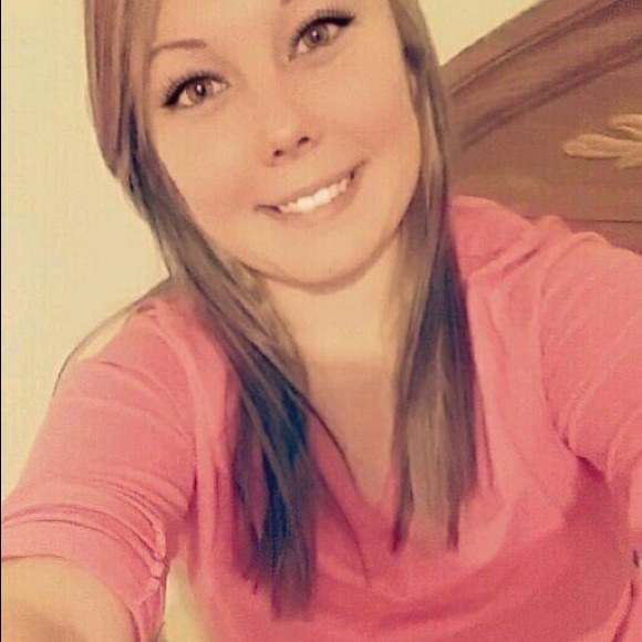 Meet your Posher, Stephanie - Picture 1 of 1